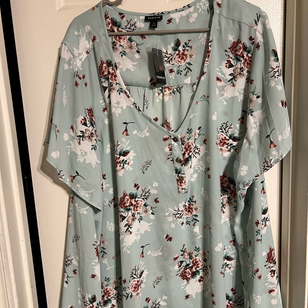 Plus size blouse